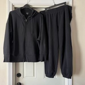 Old Navy Black Dynamic Fleece Jacket/ Pants, size 2X! Super Comfortable!